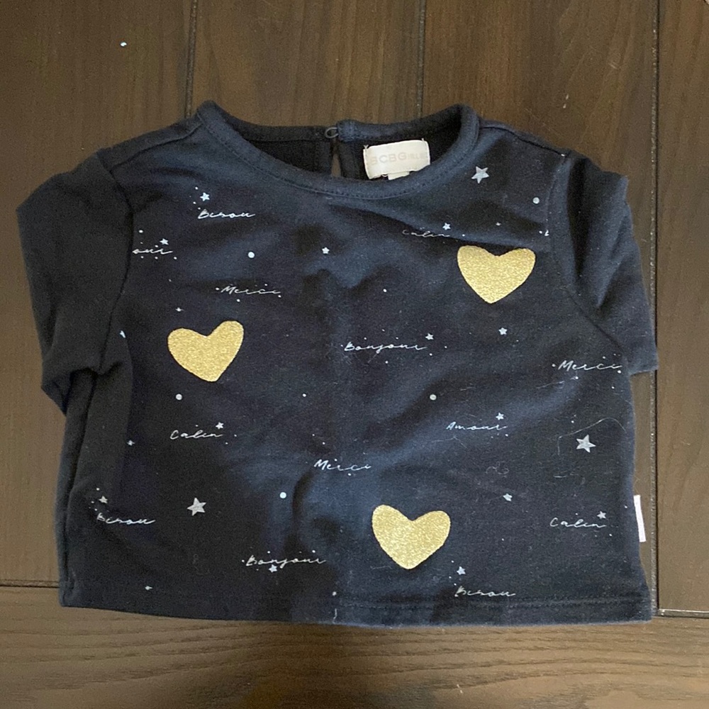 BCBGirls 18M 2 piece set, runs small, worn 1 time. Black and gold, long sleeve